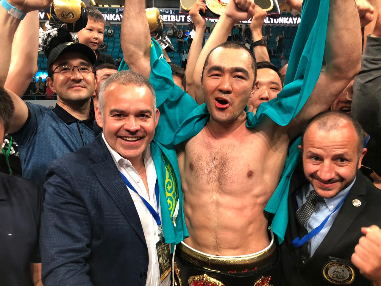 Beibut Shumenov defeated Hizni Altunkaya by TKO9
