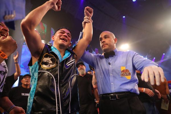 JoJo Diaz wins but Rojas retains title. Photo Tom Hogan/Golden Boy Promotion.