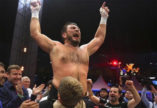 Chagaev wins WBA heavyweight title with majority decision over Oquendo