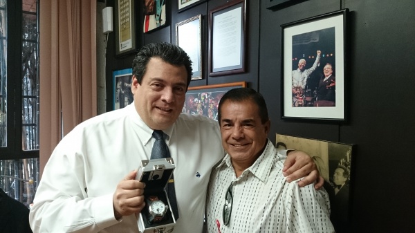 Former Champion Alfonso Zamora received a gift from the WBA