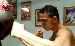 El campeón mundial de boxeo que esquivó el paramilitarismo