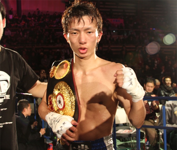 Taguchi defeats Rossel to win WBA 108lb belt