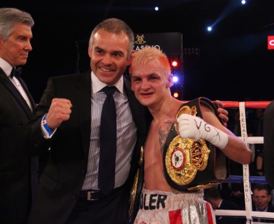 Photos: Hekkie Budler retained his 105 lbs title with a great demonstration