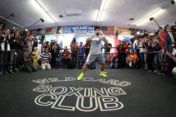 Manny Pacquiao con la prensa