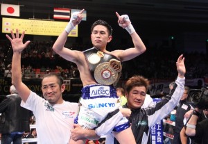 Photos: Kazuto Ioka takes WBA flyweight title from Juan Carlos Reveco