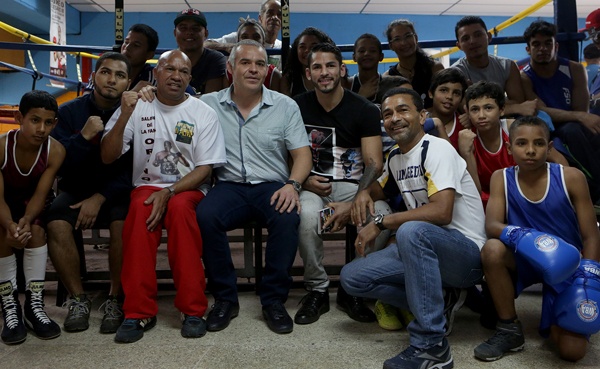 WBA donation in Caracas and Linares holds a clinic