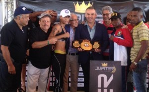Rivas vs. Mosquera en peso para pelear en La Guaira