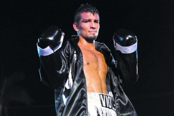 La historia del boxeador Oliver Flores, retador a la corona mundial