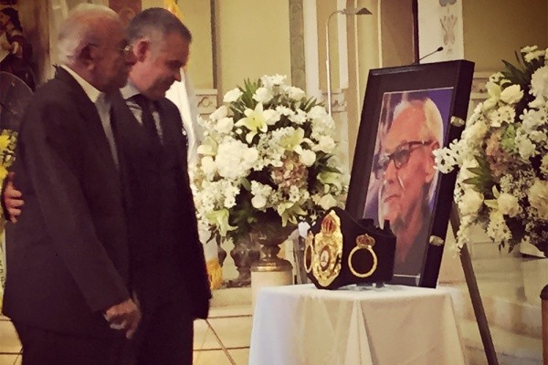 La familia del boxeo honra la memoria de Gilberto Mendoza
