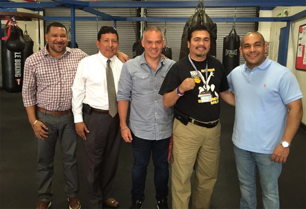 Gilberto Jesús Mendoza visitó gimnasio Eddie Heredia Boxing Club