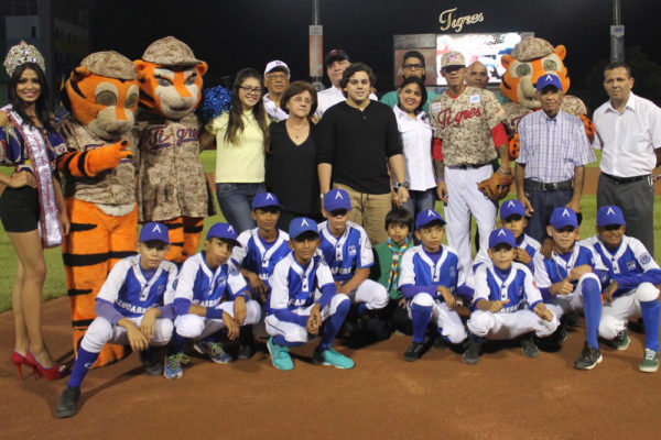 Beisbol venezolano realizó homenaje a Gilberto Mendoza