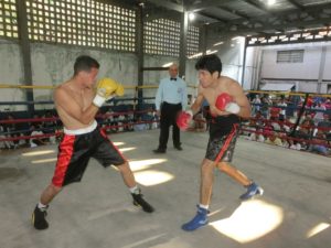 El «Mocho» Navas se llenó de boxeo en honor a Gilberto Mendoza