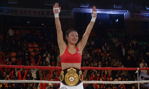 Hyun Mi Choi keeps her WBA title