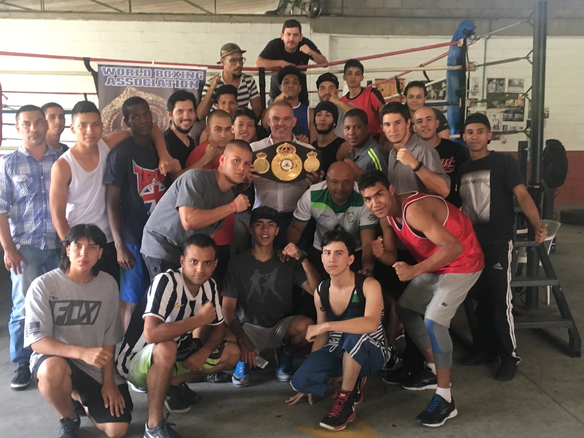 Gilberto Mendoza visited young boxers of Medellin