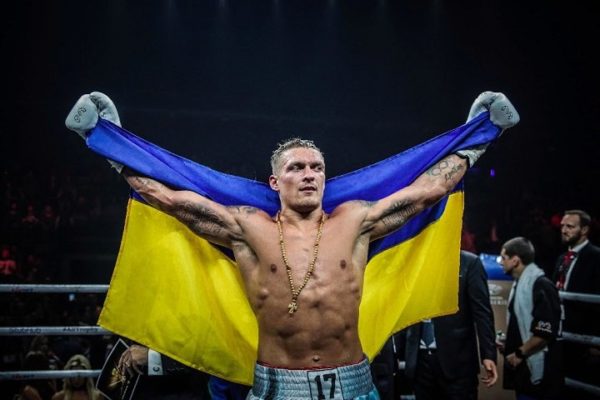 Usyk returns to training and has Joshua on target