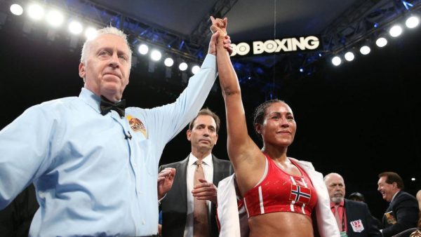 Braekhus had no problems defending title in Carson