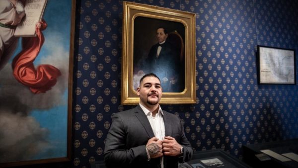 Andy Ruiz received as a hero in Mexico