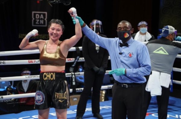 Hyun Mi Choi shined in Hollywood and retained her WBA 130-pound crown