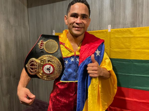 Maestre defeated Fox and is the new WBA Interim Champion