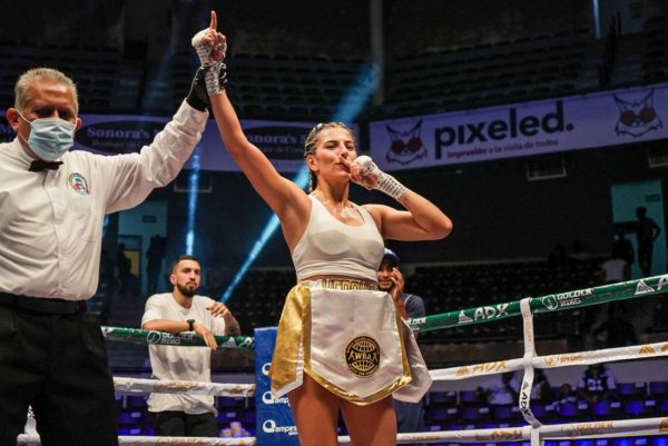 Colombian prospect Zuluaga won her first international fight