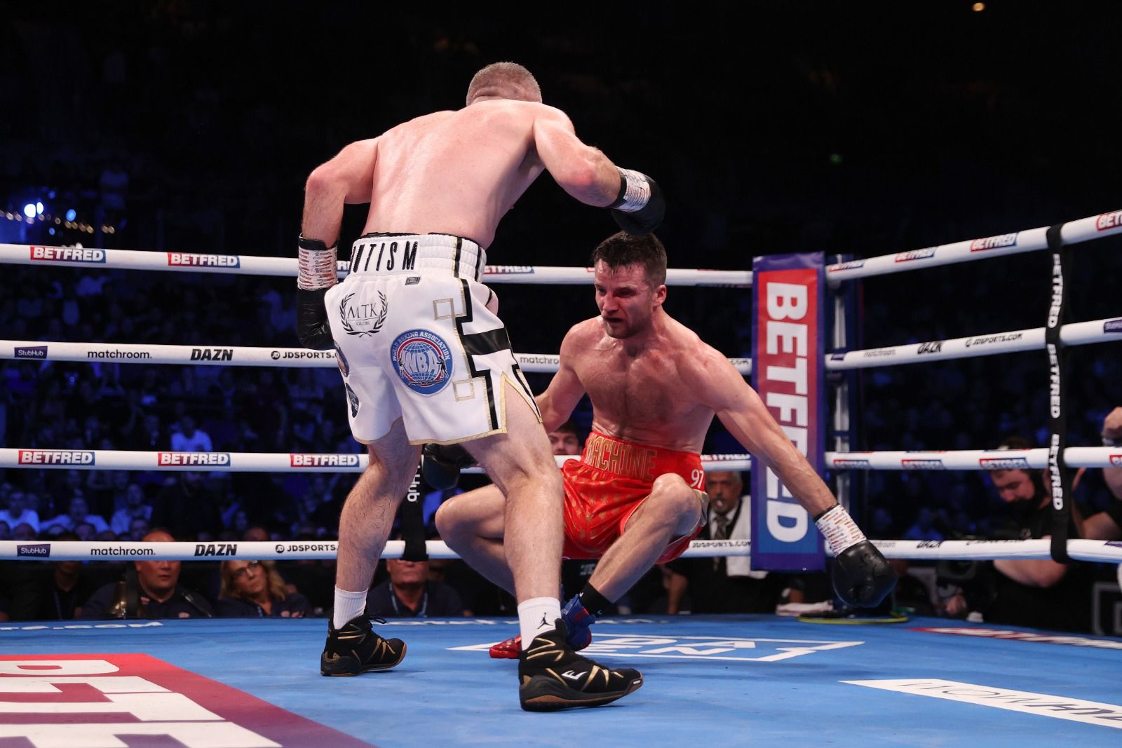 Smith knocked Fowler out and won the WBA-International belt