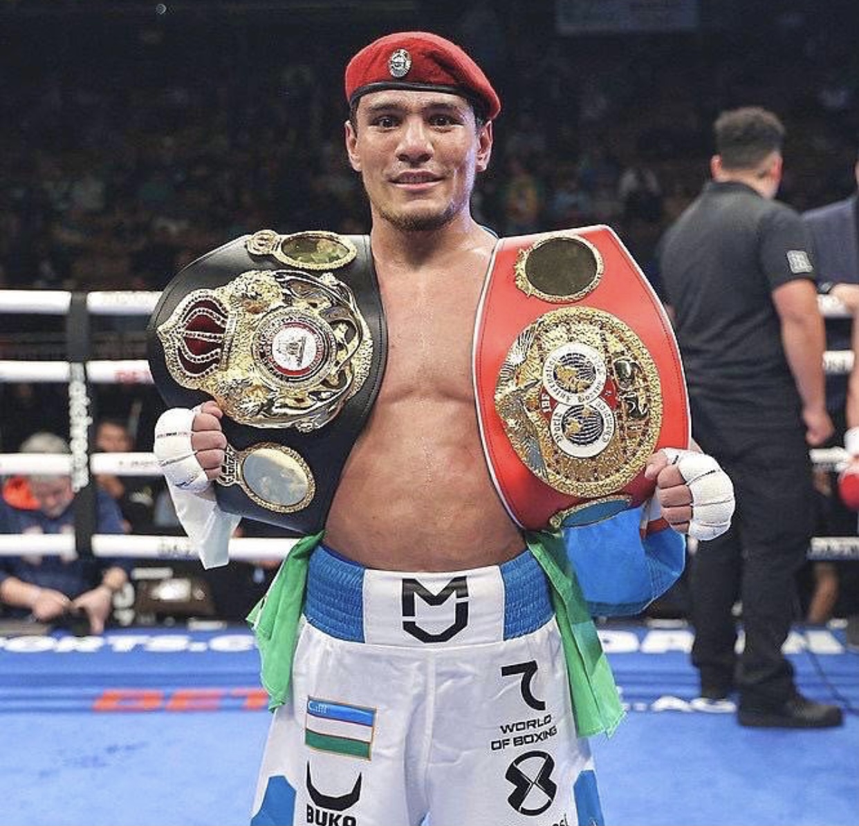 Murodjon Akhmadaliev becomes sole WBA super bantamweight champion