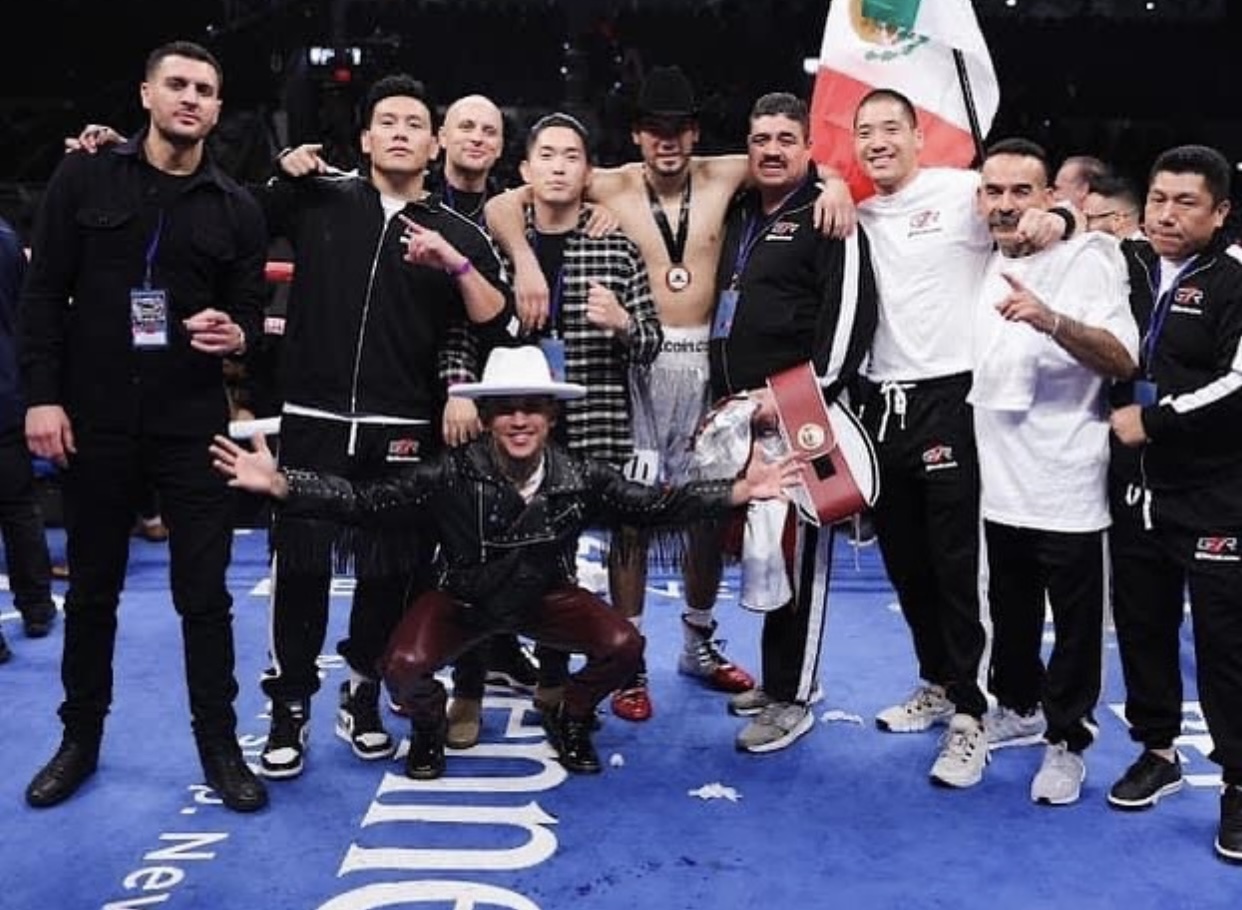 “Zurdo” Ramirez knocks out Gonzalez in WBA eliminator