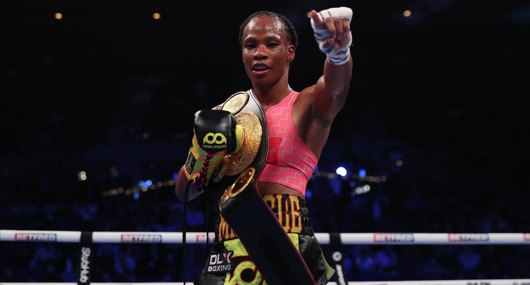 Mitchell defends against Skelly on February 5 in Phoenix