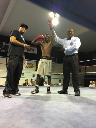 Newton capturó el título WBA-NABA ante Hernández