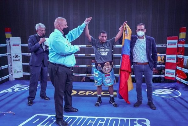 Cañizales knocked out Lopez to win the WBA Continental Americas belt 