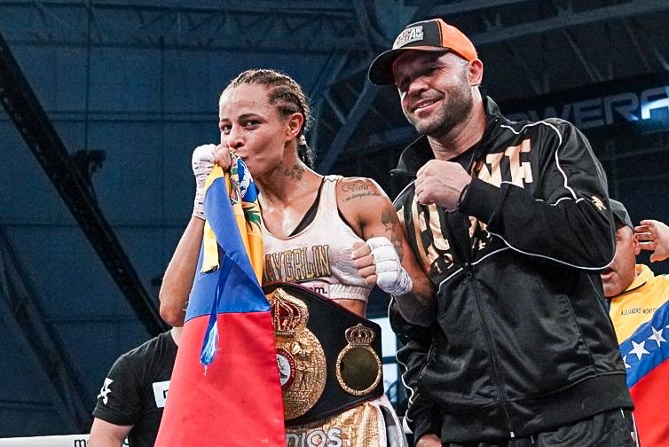 Mayerlin Rivas returned to the ring and retained her WBA super bantamweight title