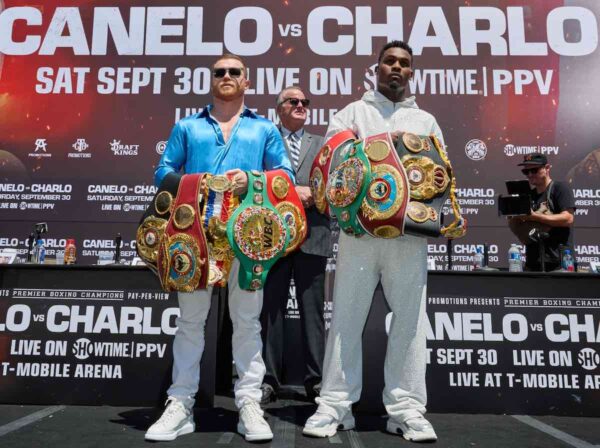 Canelo Alvarez had the second face-to-face with Jermell Charlo in Los Angeles 