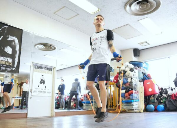 Budler arrived in Japan for his fight with Teraji
