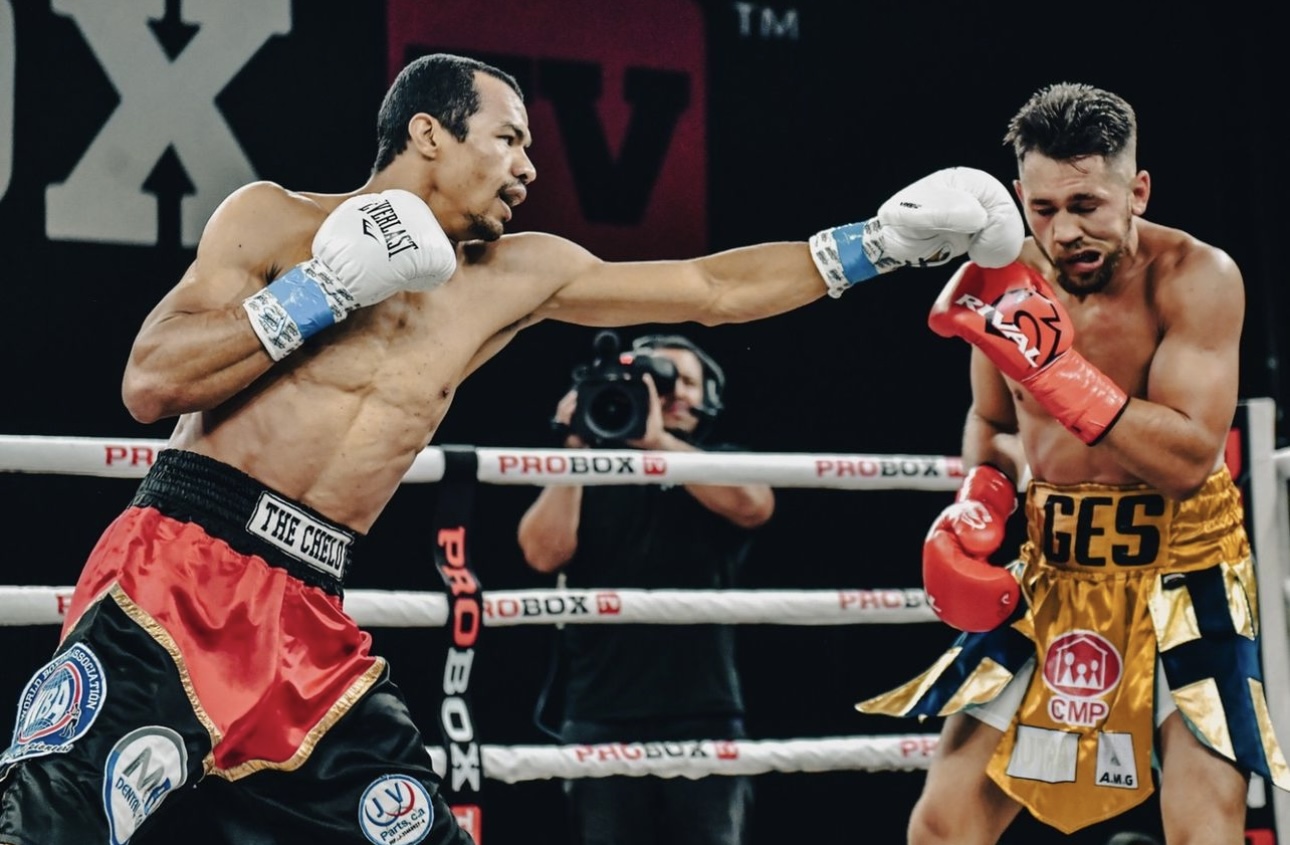 “Manotas” Gonzalez dominated Schramm in great fight 