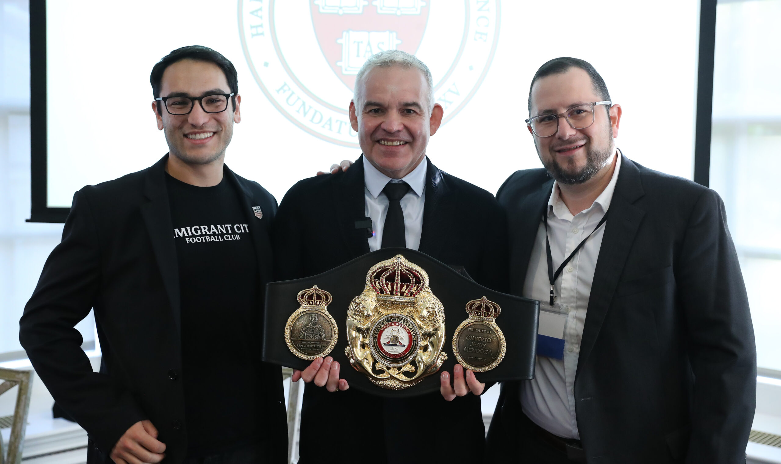 Charla de Gilberto Jesús Mendoza en la Universidad de Harvard fue un éxito